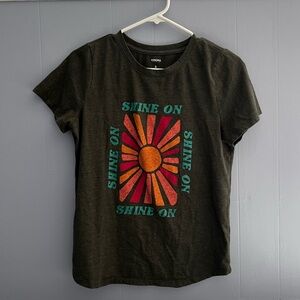 Sonoma tshirt in grey with print on front. Size small